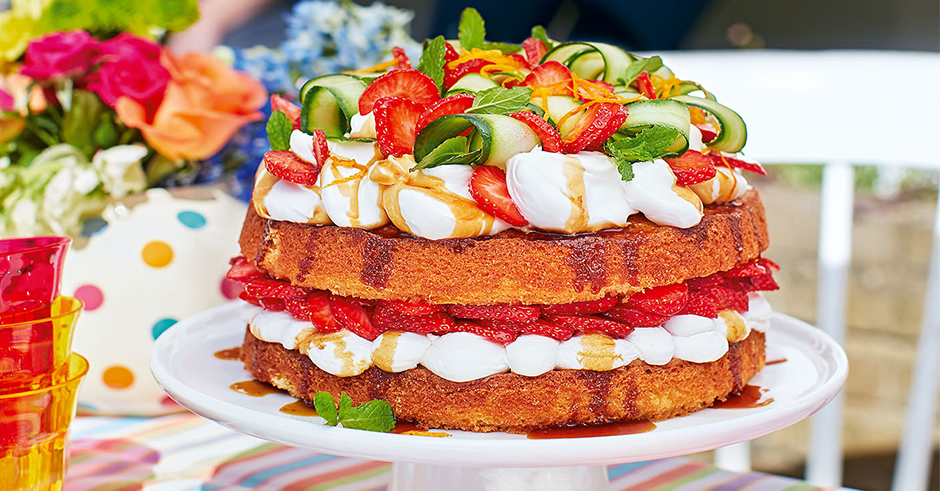 با میوه های تابستانی یک کیک خوشمزه درست کنید
